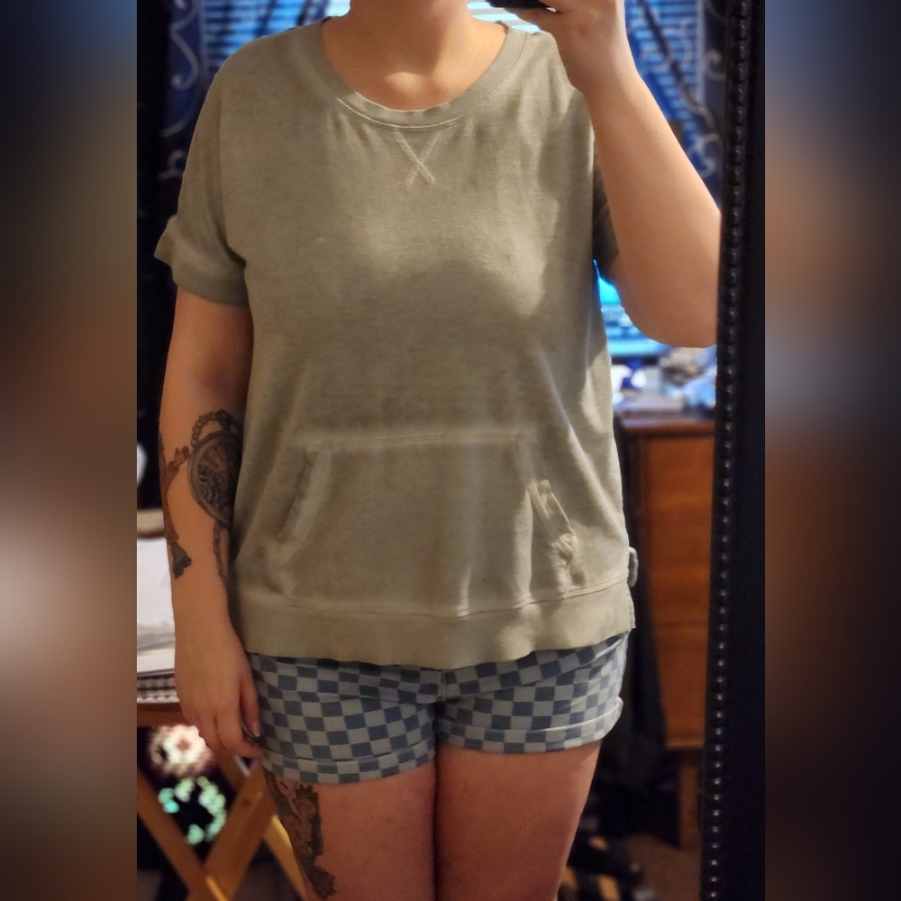 Short-sleeved sweater